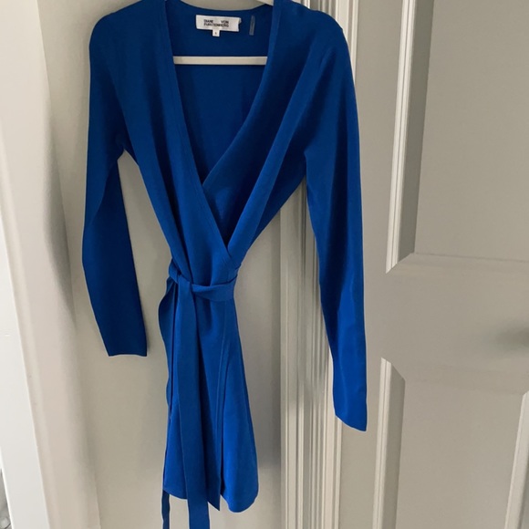 DVF classic wrap dress- gorgeous color! - Picture 8 of 8